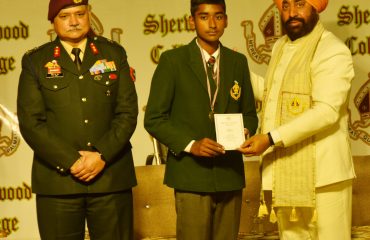 Governor Lt Gen Gurmeet Singh (Retd) felicitating the students of Sherwood College, Nainital.