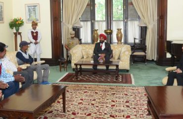 Governor meets with the office bearers of Boat Association, Nainital.