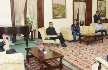 Governor meets with the office bearers of Boat Association, Nainital.