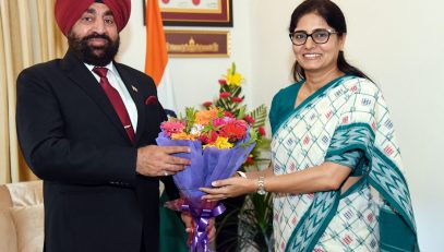 Union Minister of State for Commerce and Industry Smt. Anupriya Patel paid a courtesy call on the Governor at Raj Bhawan.
