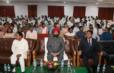 राजकीय दून मेडिकल कॉलेज में आयोजित राज्य स्तरीय कार्यशाला में प्रतिभाग करते हुए राज्यपाल लेफ्टिनेंट जनरल गुरमीत सिंह (से नि)।