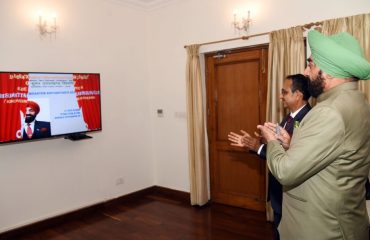 श्रीदेव सुमन उत्तराखण्ड विश्वविद्यालय, टिहरी के ईआरपी पोर्टल का उद्घाटन करते हुए राज्यपाल लेफ्टिनेंट जनरल गुरमीत सिंह (से नि)।