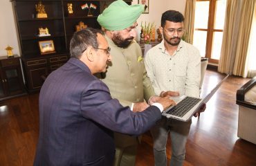 Governor Lt. Gen. Gurmit Singh (Retd) inaugurates the ERP portal of Sridev Suman Uttarakhand University, Tehri.