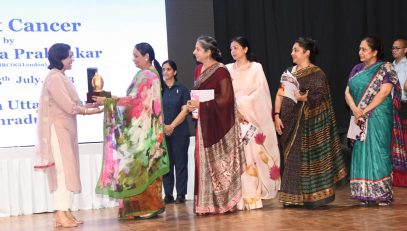 First lady Smt. Gurmeet Kaur felicitates Head of the Department Gynecology and Obstetrics, CMI Hospital Dr. Sumita Prabhakar