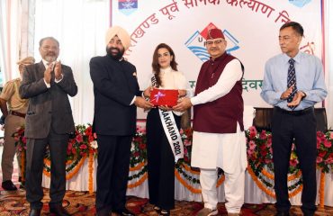 Governor Lt. Gen. Gurmit Singh (Retd) honours the students who excelled in the 19th Foundation Day program of UPNL.