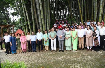 On the occasion of Harela festival, Governor Lieutenant General Gurmit Singh (Retd) with the officers and employees of Raj Bhawan.