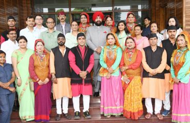 On the occasion of Harela festival, Governor Lieutenant General Gurmit Singh (Retd) with the officers and employees of Raj Bhawan.