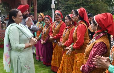 Governor Lt. Gen. Gurmit Singh (Retd) and First Lady Smt. Gurmeet Kaur meet women on the occasion of Harela festival.