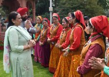 Governor Lt. Gen. Gurmit Singh (Retd) and First Lady Smt. Gurmeet Kaur meet women on the occasion of Harela festival.;?>