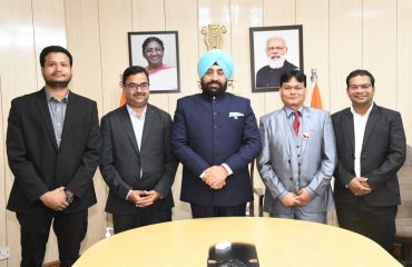 Governor Lt Gen Gurmit Singh (Retd) with Prof. Devendra Pathak and his team.