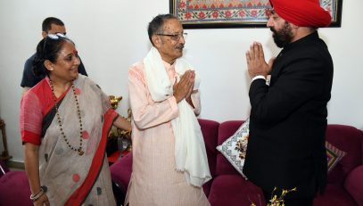 Governor Lt. Gen. Gurmit Singh (Retd) meets former Chief Minister Major General (Retd) Bhuvan Chandra Khanduri and inquires on his well being.
