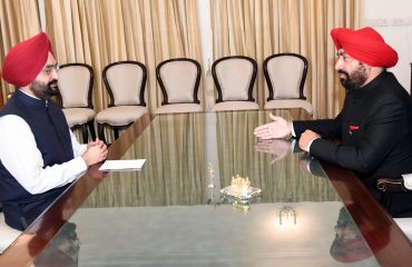 Chief Secretary, Dr S S Sandhu Paid a courtesy call on Governor.