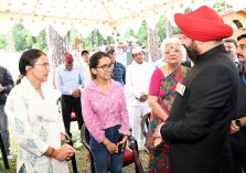 Governor Lt. Gen. Gurmit Singh (Retd) meets the brave women at the Martyr's Memorial at Chirbagh, Shaurya Sthal.;?>
