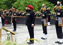 Governor Lt. Gen. Gurmit Singh (Retd) pays tribute to the brave martyrs by laying a wreath at the martyr's memorial located at Chirbagh, Shaurya Sthal.;?>