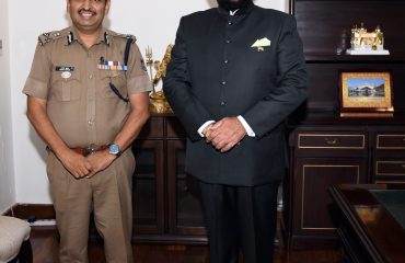 27-07-2023:राज्यपाल से शिष्टाचार भेंट करते हुए डीजीपी श्री अशोक कुमार।