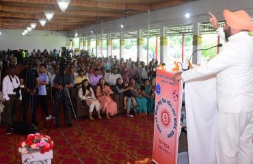 वरिष्ठ समाज सेवी स्वर्गीय श्री मांगेराम अग्रवाल जी की 20वीं पुण्यतिथि के अवसर पर कार्यक्रम को संबोधित करते हुए राज्यपाल लेफ्टिनेंट जनरल गुरमीत सिंह (से नि)।