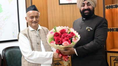 Former CM and former Governor of Maharashtra Shri Bhagat Singh Koshyari pay courtesy call on Governor Lt. Gen. Gurmit Singh (Retd).