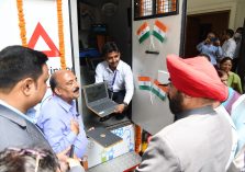 Governor Lt Gen Gurmit Singh (Retd) inspects the mobile e-learning vehicle.;?>