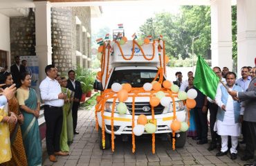 Governor Lt Gen Gurmit Singh (Retd) flags off the mobile e-learning vehicle.