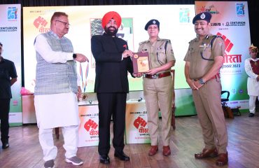 Governor Lt. Gen. Gurmit Singh (Retd) honours the gallantry award to the police personnel.