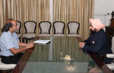 K.K. Narayanan paid a courtesy call on Governor Lt. Gen. Gurmit Singh (Retd)