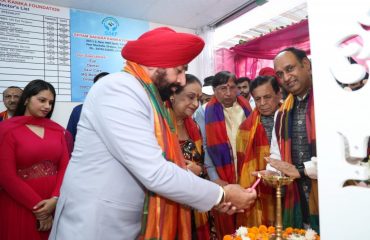 Governor Lt. Gen. Gurmit Singh (Retd) and First Lady Smt. Gurmeet Kaur inaugurate the newly constructed charitable multi-specialty hospital of Shree Shyam Sahara Kanika Foundation at Zirakpur, Mohali.