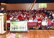 Governor Lt Gen Gurmit Singh (Retd) addresses the seminar organized at Veer Madho Singh Bhandari Uttarakhand Technical University.;?>