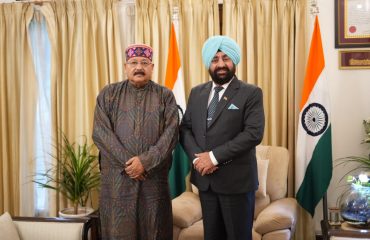 Cabinet Minister Shri Satpal Maharaj pays courtesy call on Governor Lt Gen Gurmit Singh (Retd).