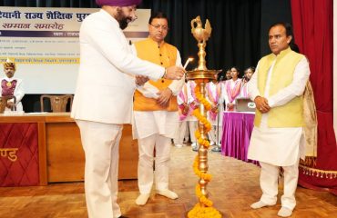 Governor Lt. Gen. Gurmit Singh (Retd) along with Chief Minister Pushkar Singh Dhami and Education Minister Dr. Dhan Singh Rawat inaugurate the 