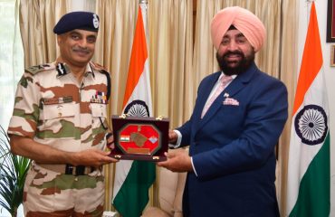 07-09-2023:राज्यपाल से राजभवन में आईटीबीपी के महानिदेशक अनीश दयाल सिंह ने शिष्टाचार भेंट की।