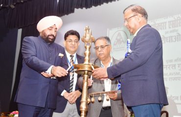Governor Lt Gen Gurmit Singh (Retd) inaugurates the ceremony “Honouring Industrial Leaders”.