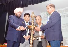 Governor Lt Gen Gurmit Singh (Retd) inaugurates the ceremony “Honouring Industrial Leaders”.;?>