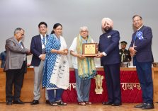 Governor Lt Gen Gurmit Singh (Retd) honours entrepreneurs.;?>