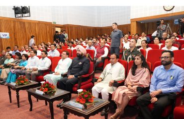 राष्ट्रपति श्रीमती द्रौपदी मुर्मु द्वारा ‘‘आयुष्मान भव’’ अभियान के वर्चुअली शुभारंभ कार्यक्रम में प्रतिभाग करते हुए राज्यपाल लेफ्टिनेंट जनरल गुरमीत सिंह (से नि)।