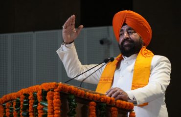 Governor Lt Gen Gurmit Singh (Retd) addresses the program organized at Dev Sanskriti University, Haridwar.