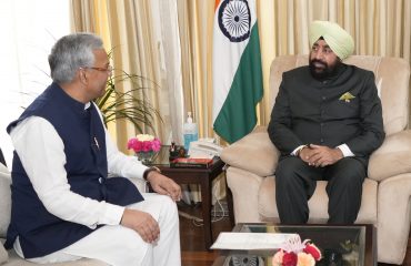 Former Chief Minister, Uttarakhand Trivendra Singh Rawat pays courtesy call on Governor Lt Gen Gurmit Singh (Retd).