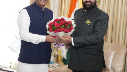 Former Chief Minister, Uttarakhand Trivendra Singh Rawat pays courtesy call on Governor Lt Gen Gurmit Singh (Retd).