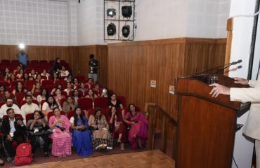 ‘‘वुमेनोवेटर क्रिएटर्स फेस्ट-2023’’ कार्यक्रम को संबोधित करते हुए राज्यपाल लेफ्टिनेंट जनरल गुरमीत सिंह (से नि)।