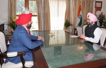 Chief Secretary Dr. S.S. Sandhu pays courtesy call on Governor Lt Gen Gurmit Singh (Retd).