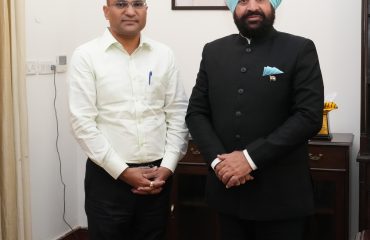 Secretary Disaster Management Dr. Ranjit Kumar Sinha pays courtesy call on Governor Lt Gen Gurmit Singh (Retd).