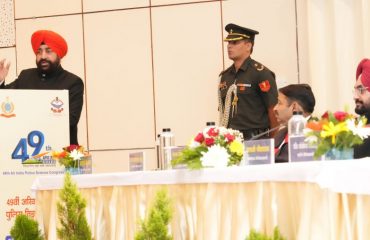 एफआरआई, देहरादून में 49वीं अखिल भारतीय पुलिस विज्ञान कांग्रेस कार्यक्रम को संबोधित करते हुए राज्यपाल लेफ्टिनेंट जनरल गुरमीत सिंह (से नि)।