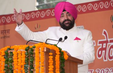 Governor Lt Gen Gurmit Singh (Retd) addresses the National SARAS Livelihood Fair-2023 program.