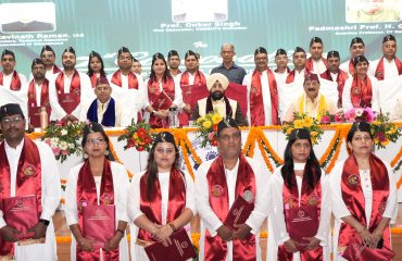 Governor Lt Gen Gurmit Singh (Retd) with the students.