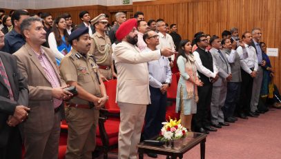 Governor Lt Gen Gurmit Singh (Retd) launches the AI based Smart Automation System.