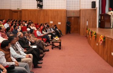 Governor Lt Gen Gurmit Singh (Retd) addresses the workshop based on Artificial Intelligence.