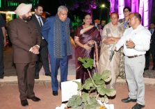 Vice President Shri Jagdeep Dhankar along with Governor Lt Gen Gurmit Singh (Retd.) visit the Bonsai Garden.;?>