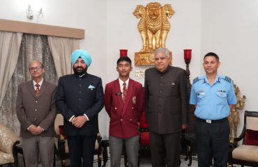 Vice President Shri Jagdeep Dhankhar and Governor Lt Gen Gurmit Singh (Retd) with the students of Sainik School, Ghorakhal.