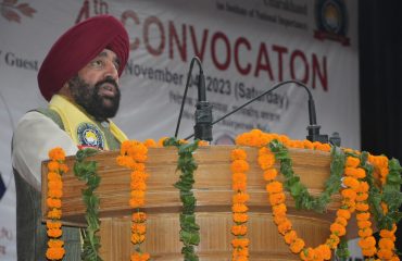 कार्यक्रम को संबोधित करते हुए राज्यपाल लेफ्टिनेंट जनरल गुरमीत सिंह (से नि)।