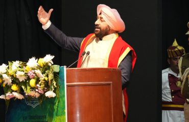 Governor Lt Gen Gurmit Singh (Retd) addresses the fourth convocation of Doon University.