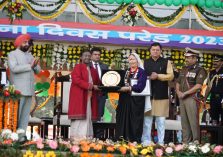 President Smt. Draupadi Murmu being honored with Uttarakhand Gaurav Samman for excellent service in various fields along with the Governor and Chief Minister.;?>